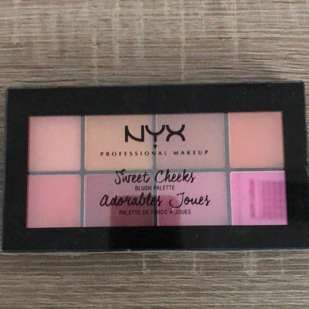 NYX blush palette